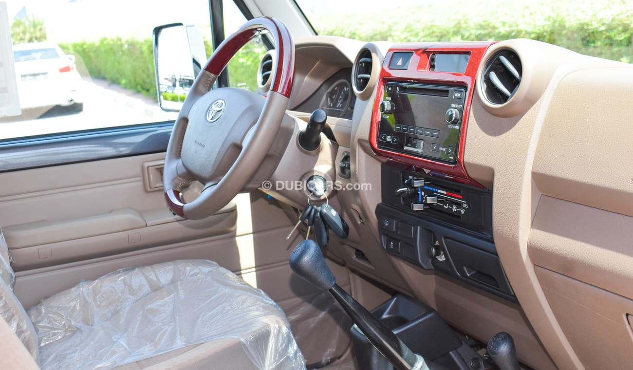 Toyota Land Cruiser Hard Top 4.0 L V6