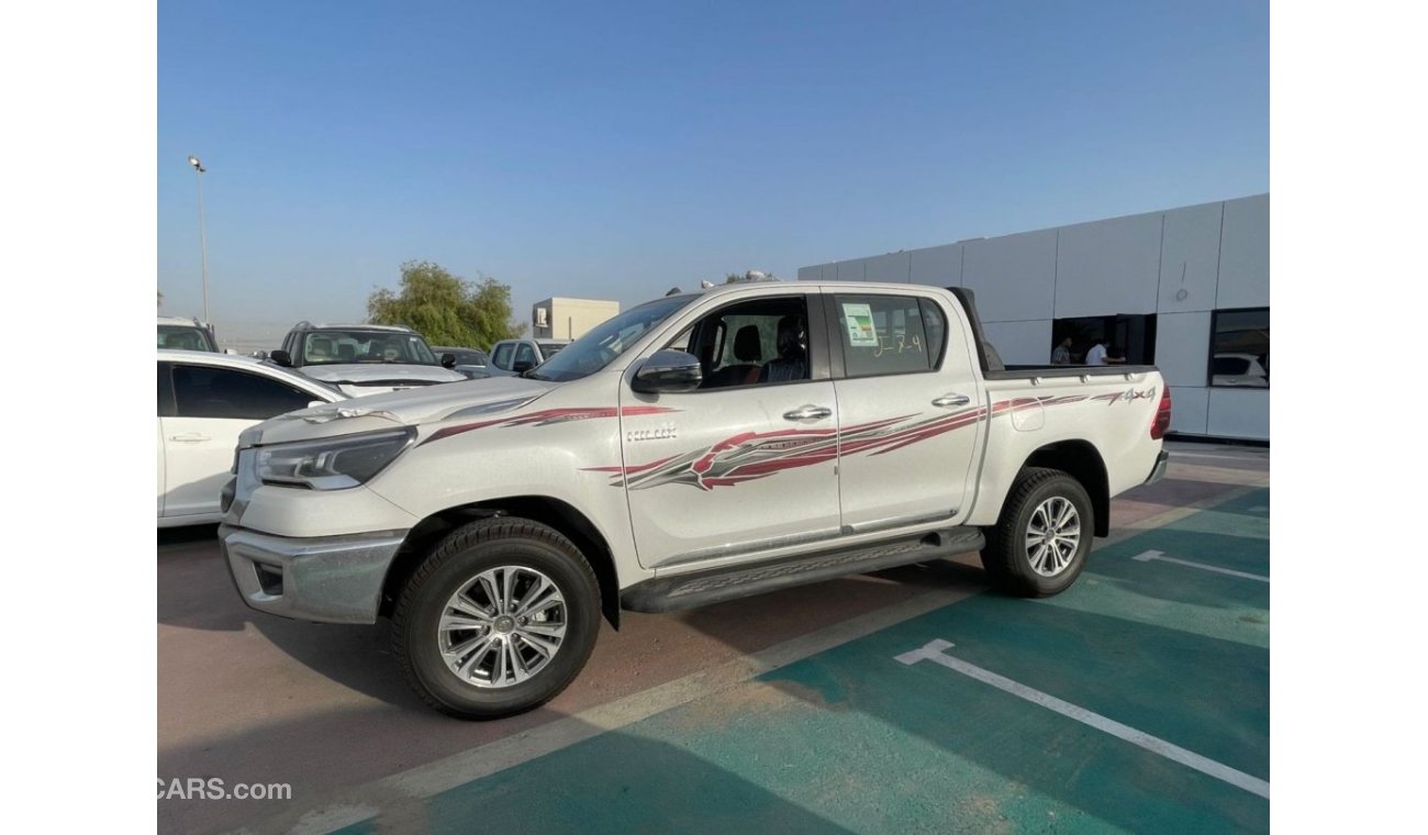 تويوتا هيلوكس 2.7 engine petrol  // 4x4 // full option // Saudi spec // model 2024