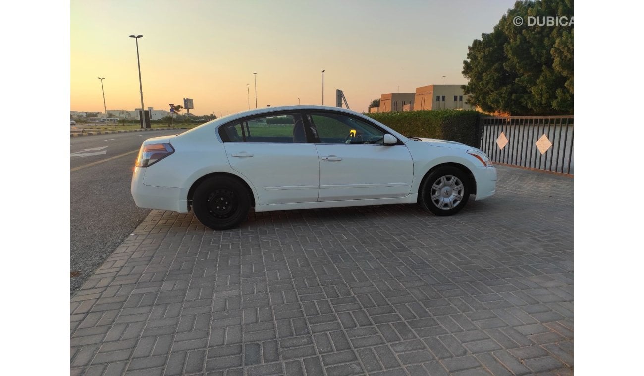 Nissan Altima Nissan Altima 2012 V4 2.5 full automatic