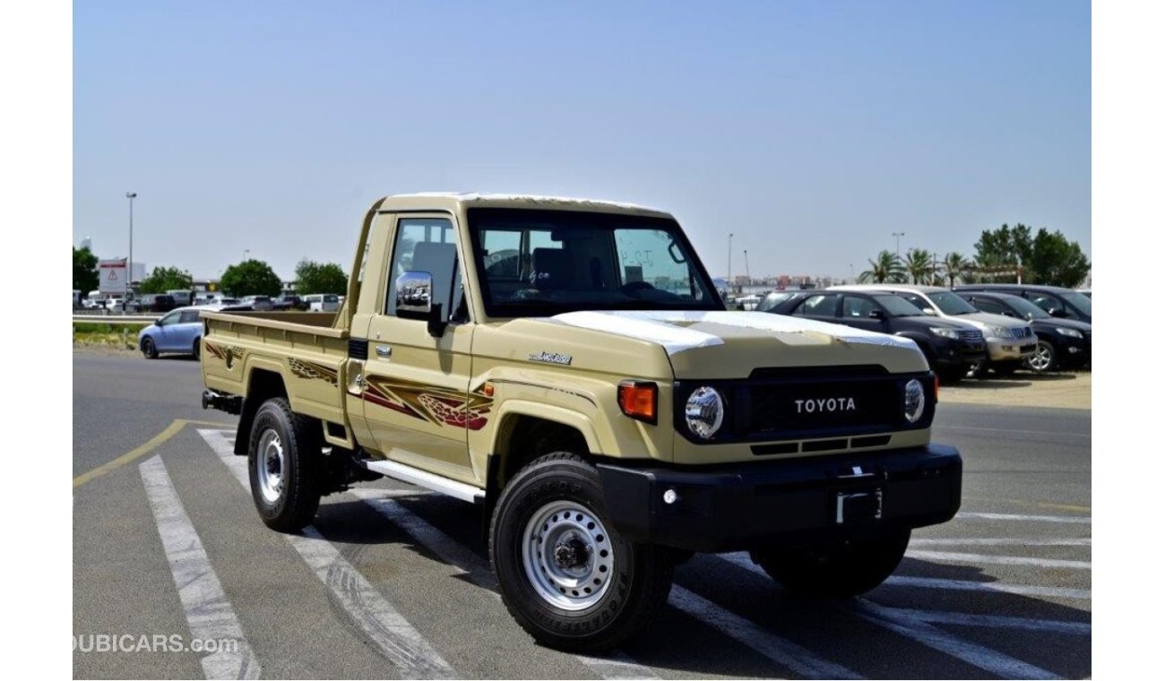 تويوتا لاند كروزر بيك آب Single Cab DLX 4L Petrol 4WD AT