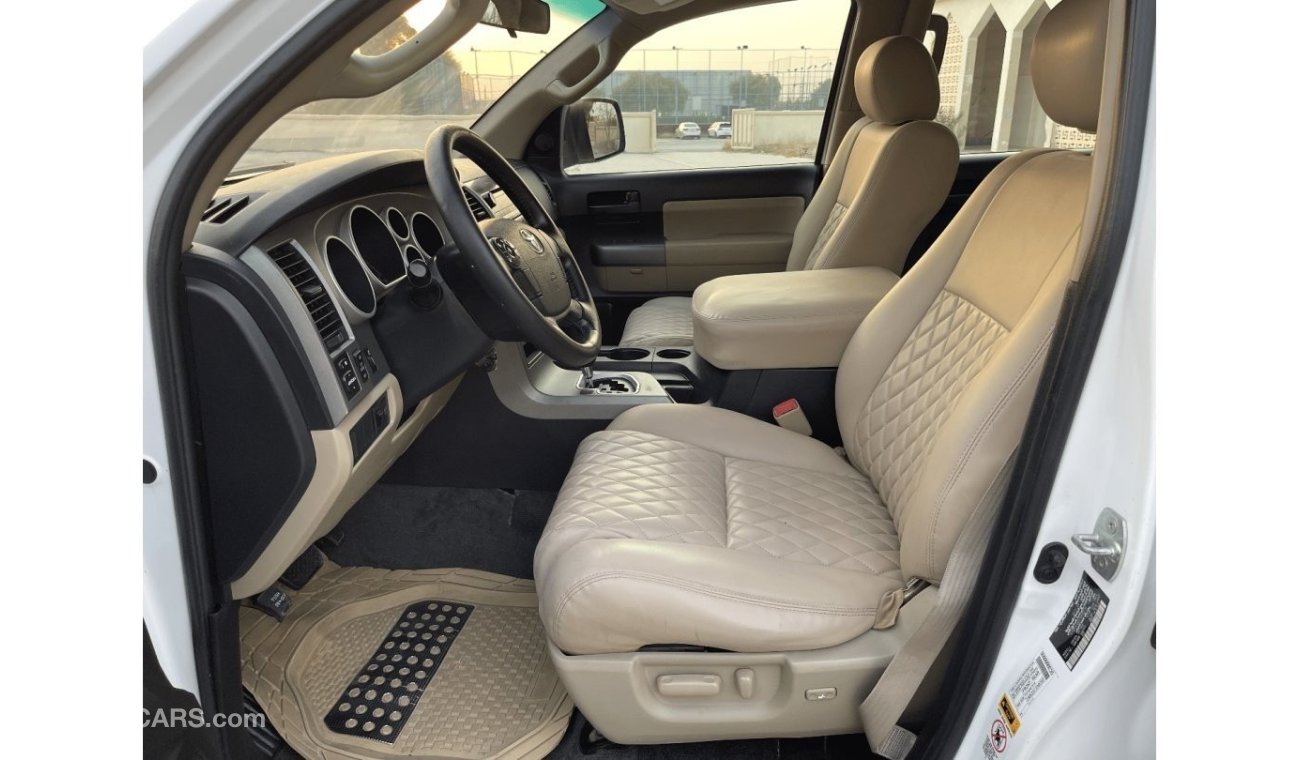 Toyota Sequoia Limited Toyota Sequoia   MODEL 2012  V8     L5,7   Excellent Condition (GCC  _ SPEC) - VERY GOOD CON