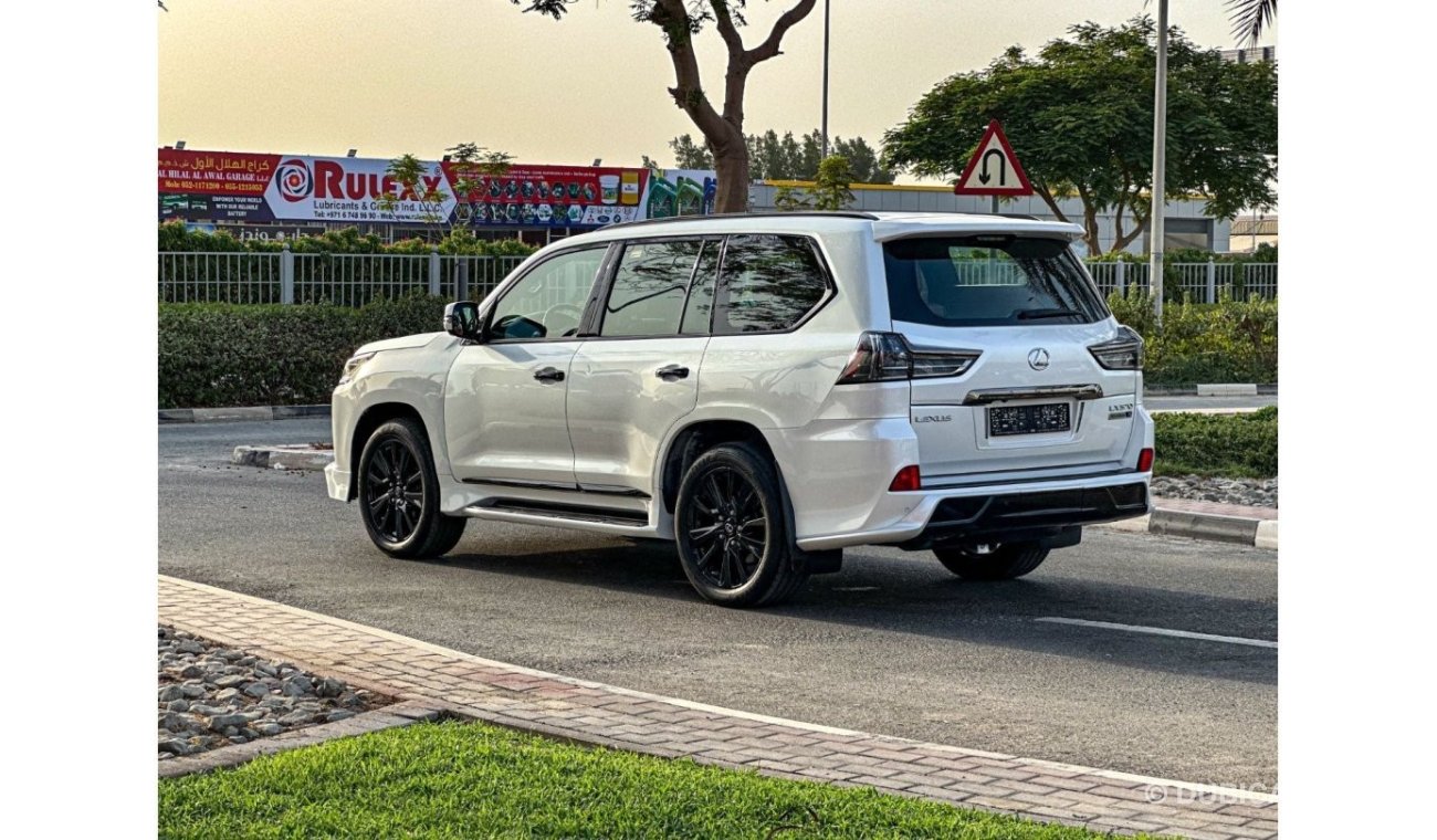 Lexus LX570 Signature Black Edition LEXUS LX570S BLACK EDTION, (85,000 KM), GCC WARRANTY