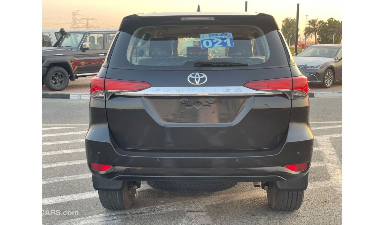 تويوتا فورتونر 2019 Toyota Fortuner EXR+ 2.7L V4 - 4x4 AWD - Rear CAM & Sensor - No accident -