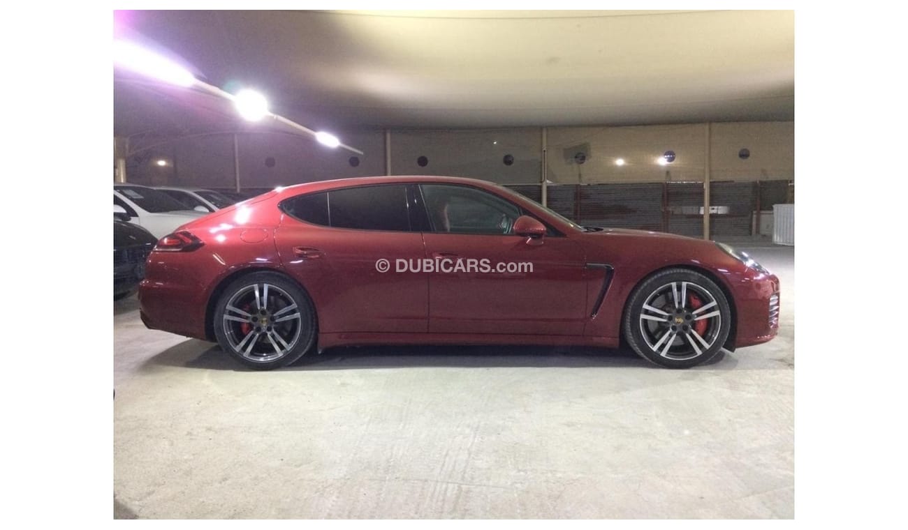 بورش باناميرا PORSCHE PANAMERA GTS 4.8L 2015, WITH SPECIAL COLOUR, BOSE SOUND SYSTEM AND MORE..