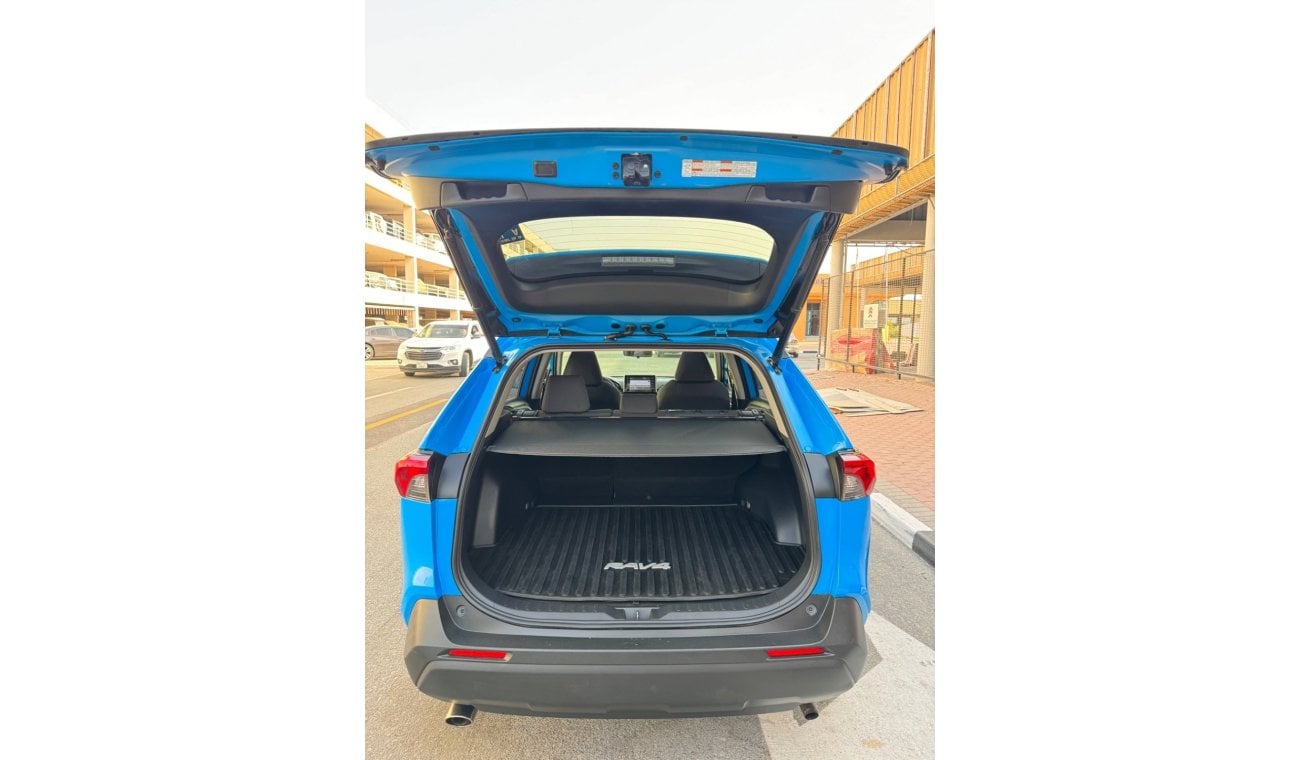 Toyota RAV4 XLE 2019 HYBRID HEV SUNROOF BLUE FULL OPTION US SPEC