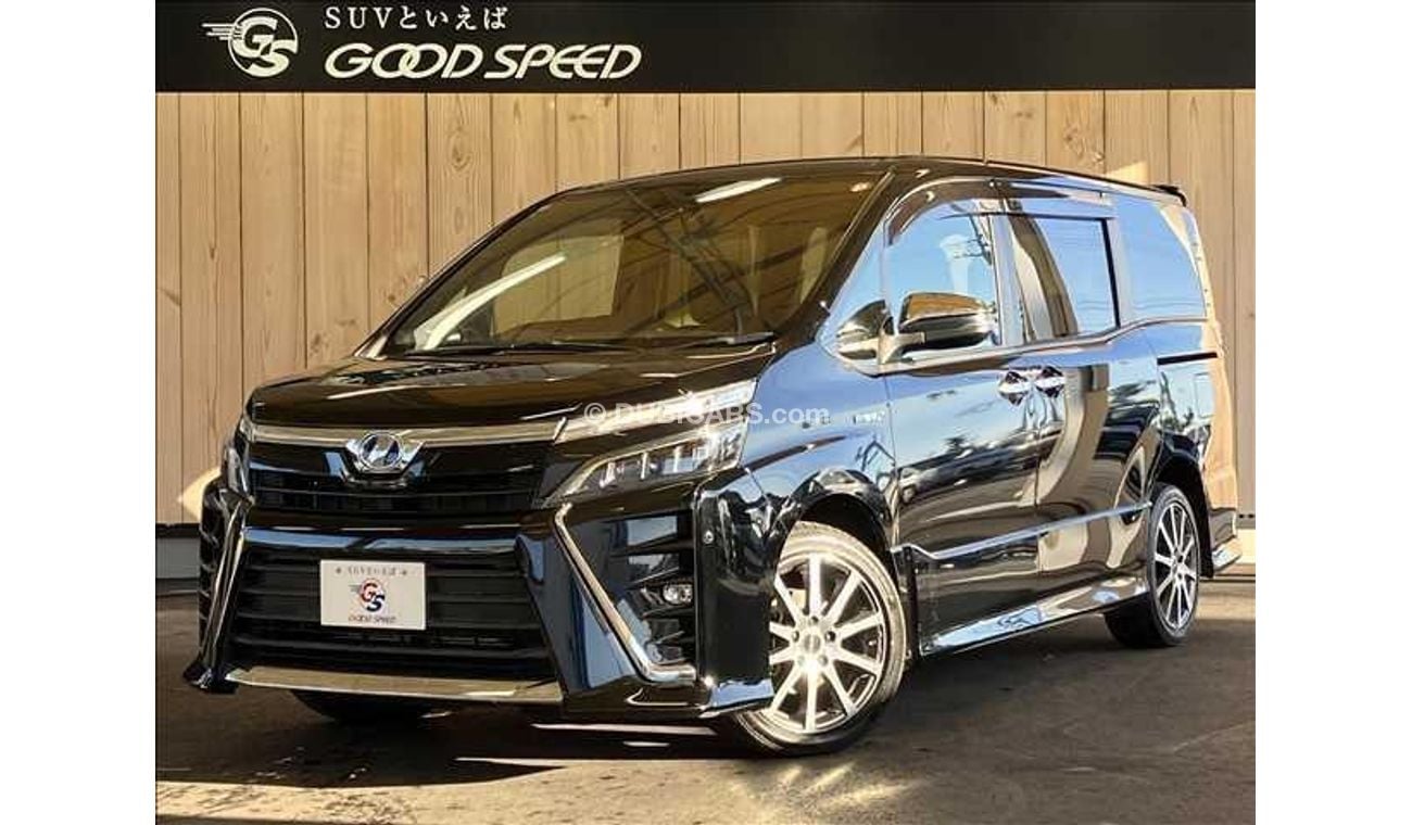 Used Toyota Voxy ZWR80W 2018 for sale in Japan - 685312