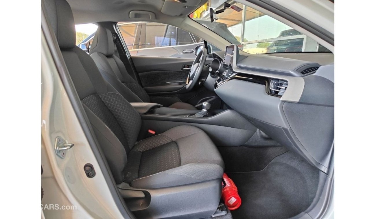 تويوتا CHR AED 1,300 P.M | 2020 TOYOTA C-HR HYBRID GX 1.8 L | GCC | LOW KM | UNDER WARRANTY