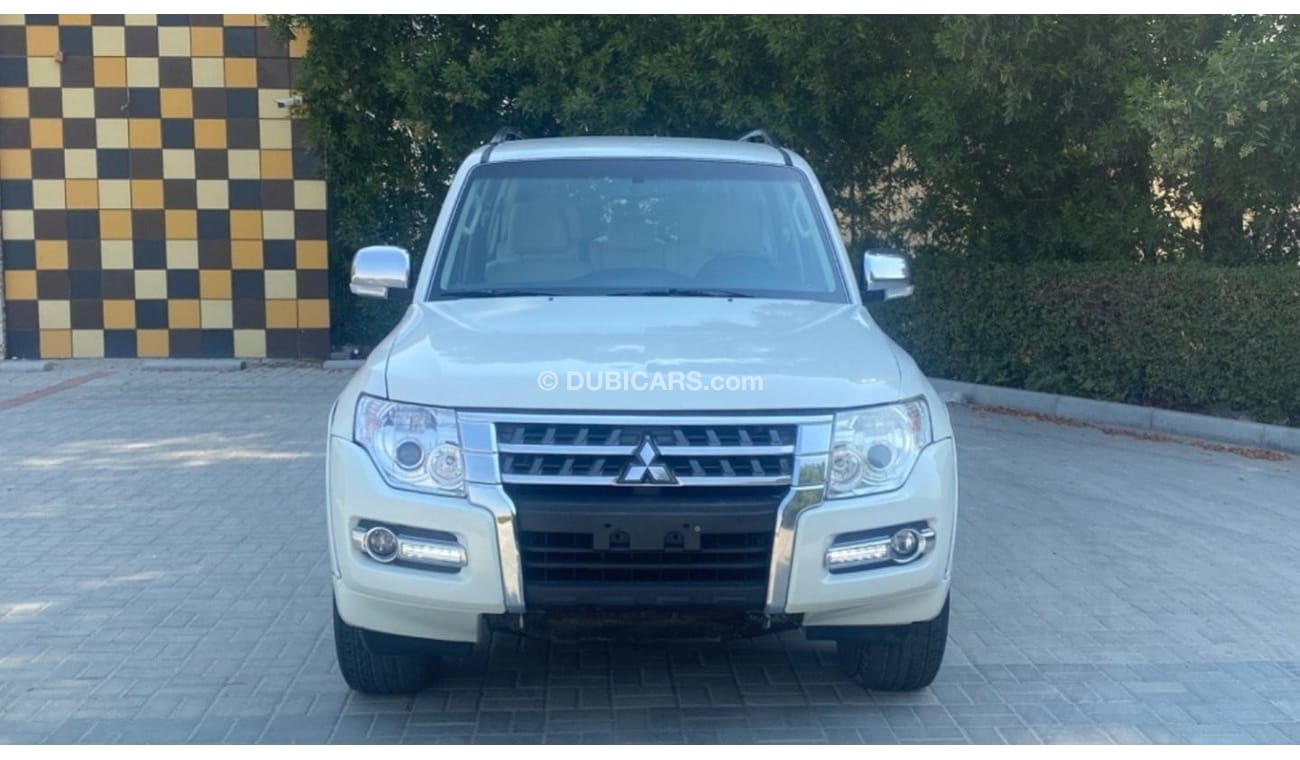 Mitsubishi Pajero GLS Base