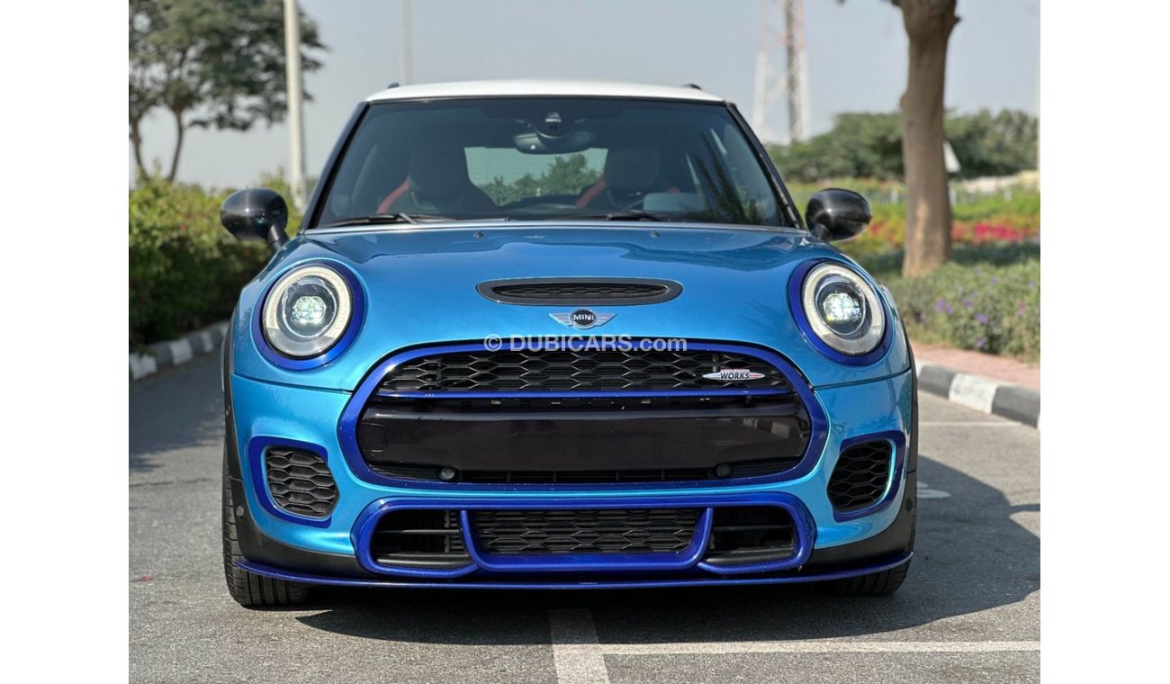 ميني جون كوبر Mini Cooper S John Cooper Works (JCW) / Schnitzer Exhaust System / GCC / 2016 / Perfect Condition