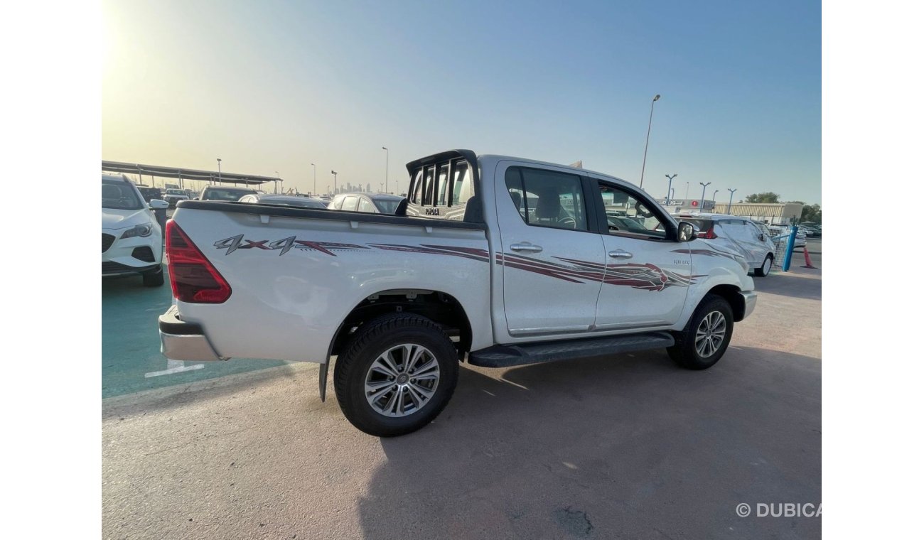 تويوتا هيلوكس 2.7 engine petrol  // 4x4 // full option // Saudi spec // model 2024