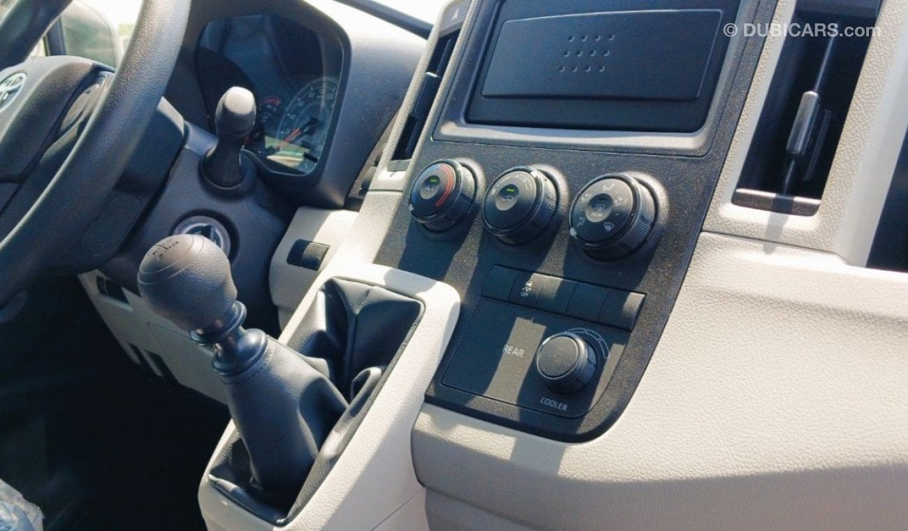 تويوتا هاياس Toyota HiAce 2.8L Diesel Manual 13-seater  2024YM