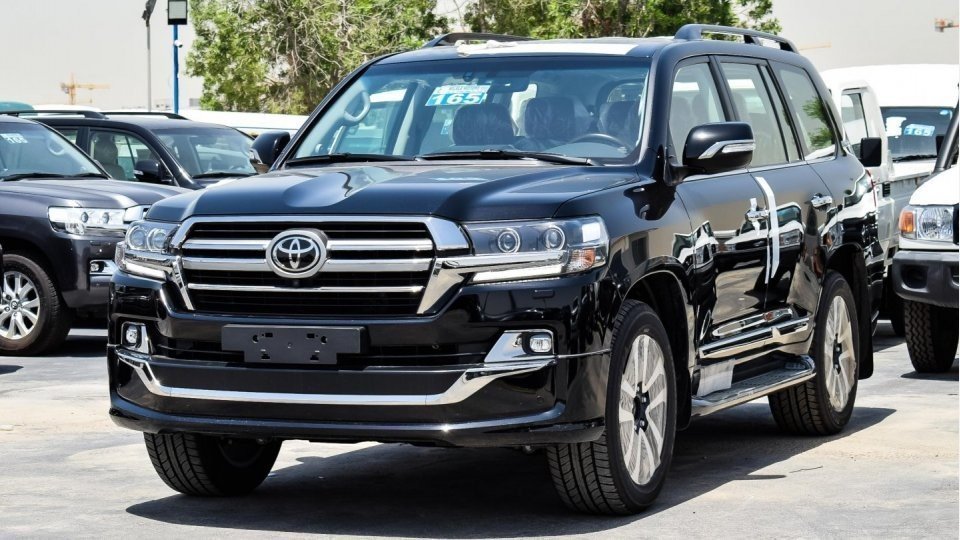 Toyota land cruiser 2019. Land Cruiser 300 Executive Lounge. Ленд Крузер 300 лаунж экзекьютив. Toyota Land Cruiser w00 Executive Lounge 2019 года. Ленд круизер экзекьютив лаунж 2021 комплект диктатор.