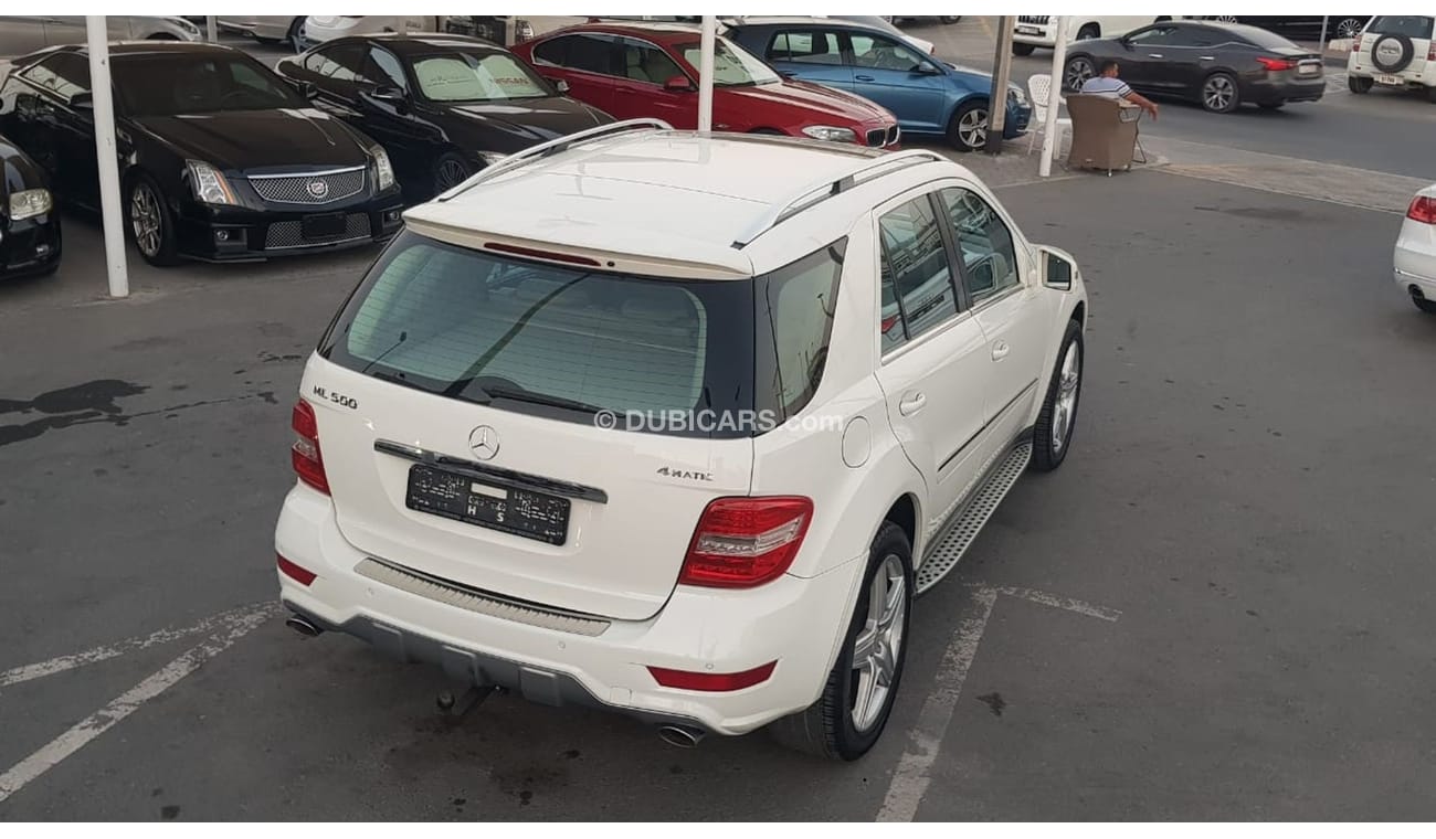 Mercedes-Benz ML 350 Mercedes Benz ML350 model 2011 GCC car prefect condition full option low mileage