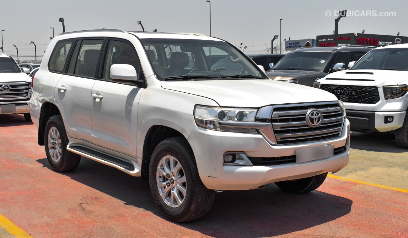 Used Toyota Land Cruiser Ex.R 2017 for sale in Dubai - 747906