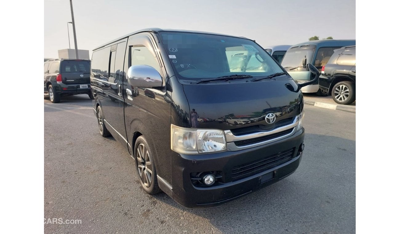 Toyota Hiace TOYOTA HIACE VAN RIGHT HAND DRIVE(PM98251)