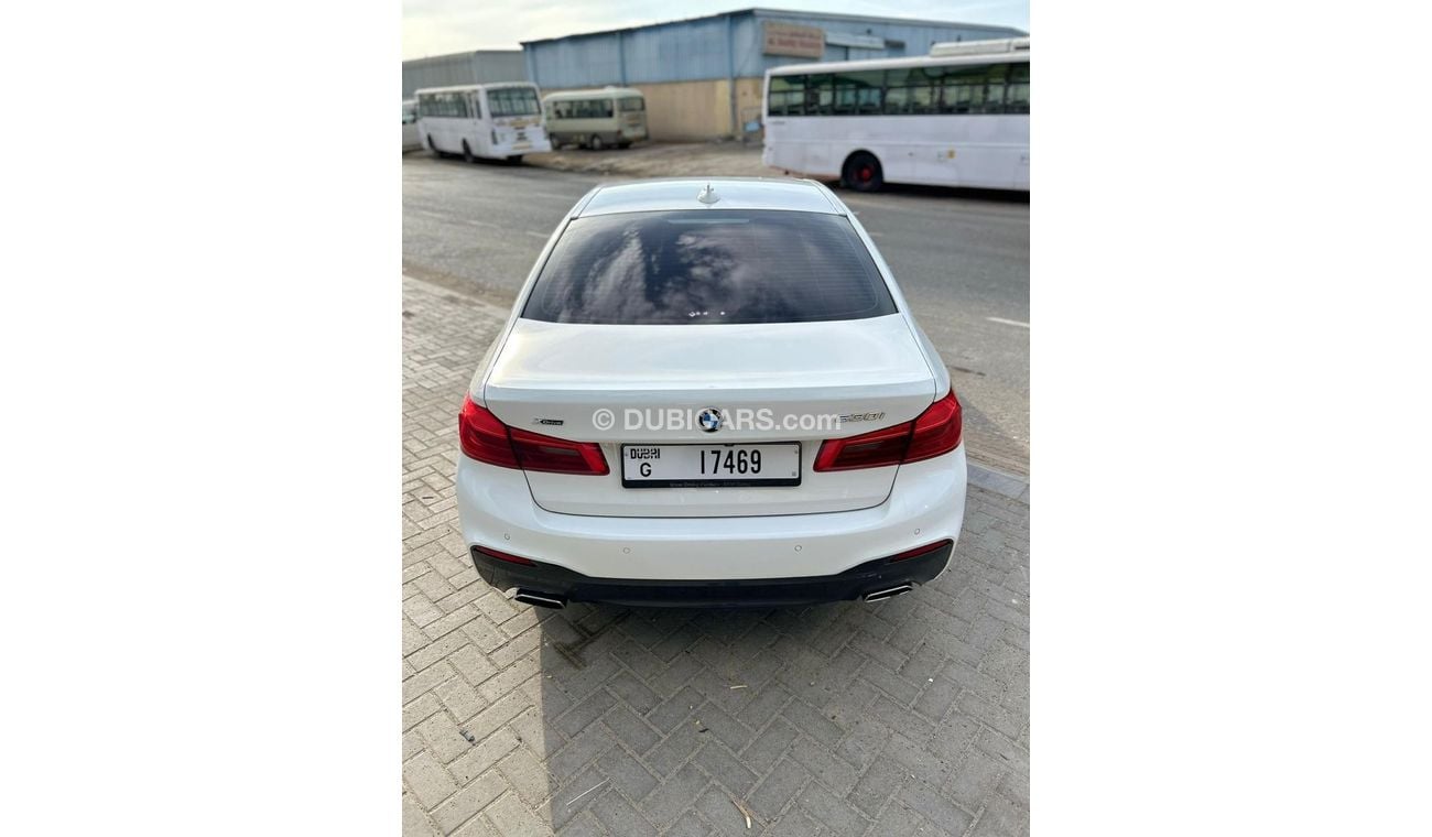 بي أم دبليو 530i Luxury M Sport Package 2.0L