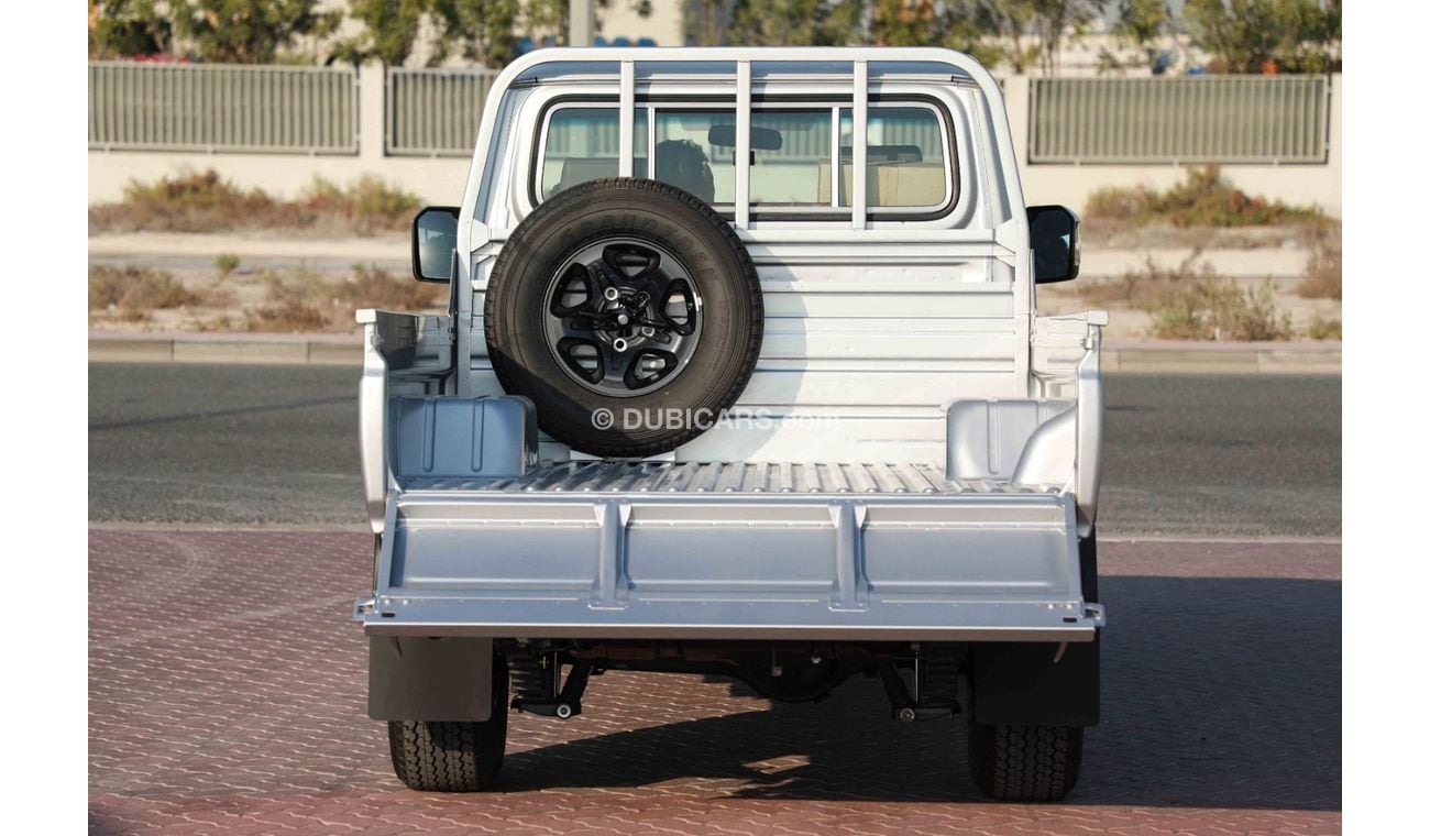 تويوتا لاند كروزر بيك آب 2024 Toyota LC79 Single Cab 4.0 - SILVER inside BEIGE | Export Only