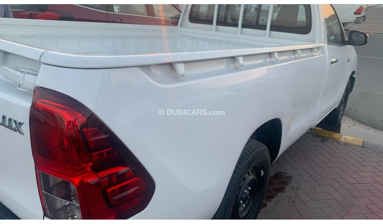 تويوتا هيلوكس TOYOTA HILUX SC 2.4L 4X2 M/T (DIESEL) MY23