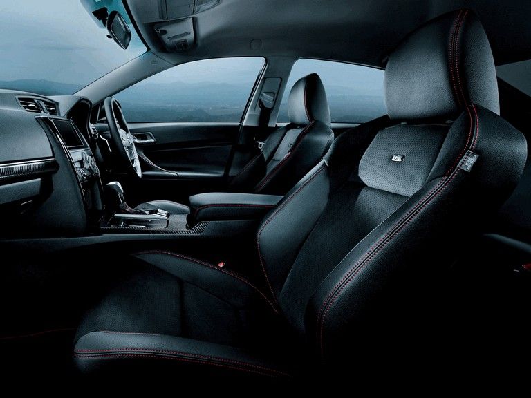 Toyota Mark X interior - Seats