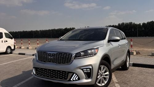 Kia Sorento Base 3.3L FWD