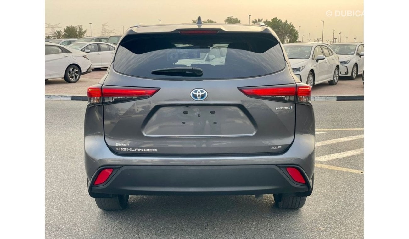 تويوتا هايلاندر 2021 Toyota Highlander XLE hybrid Fuel - 2.5L V4 - Full Option - 4x4 AWD - 27,500 Mileage