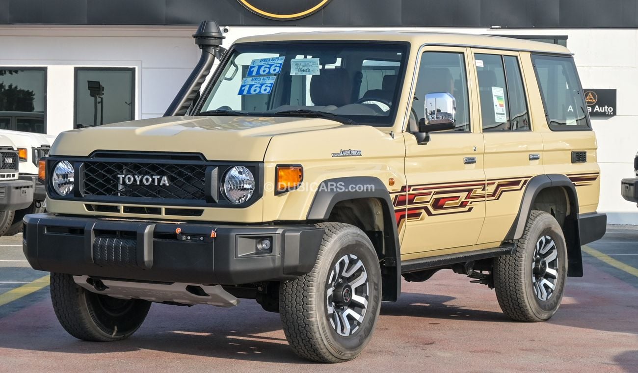 Toyota Land Cruiser 70 LC76 4.0L AT LX  YM 2024