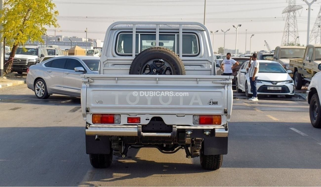 Toyota Land Cruiser Pick Up 4.5 L Diesel V8 Mid Option