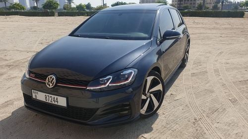 فولكس واجن جولف GTI