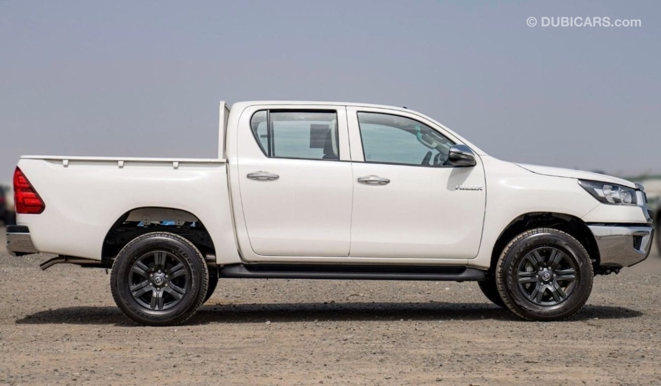 Toyota Hilux DC 2.7P AT  mid option 4X4 MY2024 – WHITE