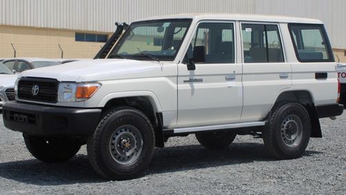 تويوتا لاند كروزر هارد توب Toyota Land Cruiser 70 4.2L STD 10 SEATER WITH ABS & AIRBAG MT