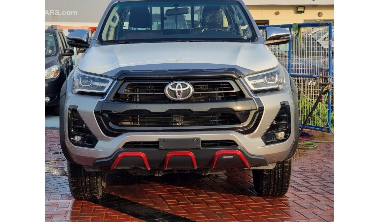 تويوتا هيلوكس Toyota Hilux SR5 4.0L Petrol 2024