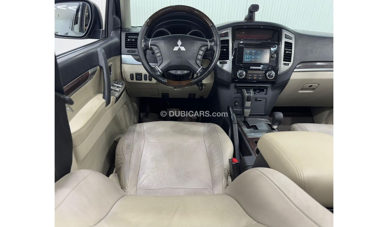 ميتسوبيشي باجيرو GLS 3.8L 2016 Mitsubishi Pajero GLS 3.8. Top option, Service History, Excellent Condition, GCC