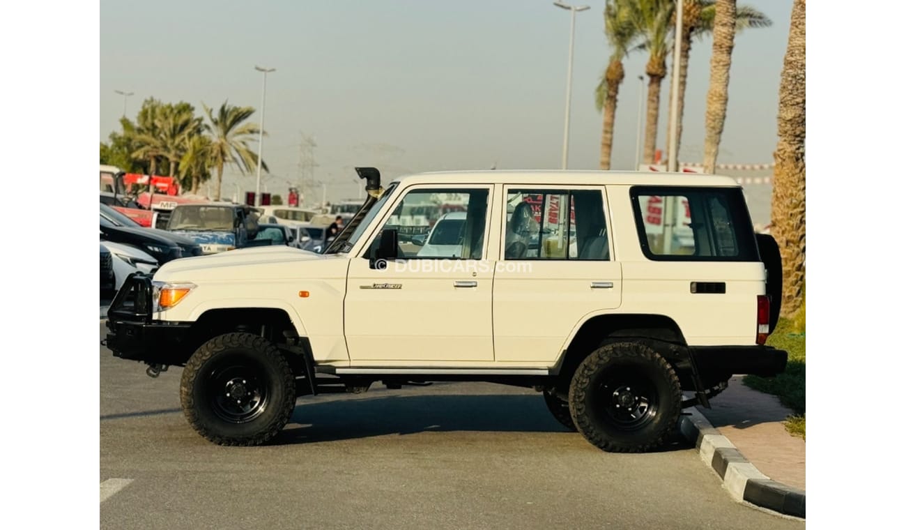 تويوتا لاند كروزر هارد توب Hardtop 5 door diesel Right hand drive..