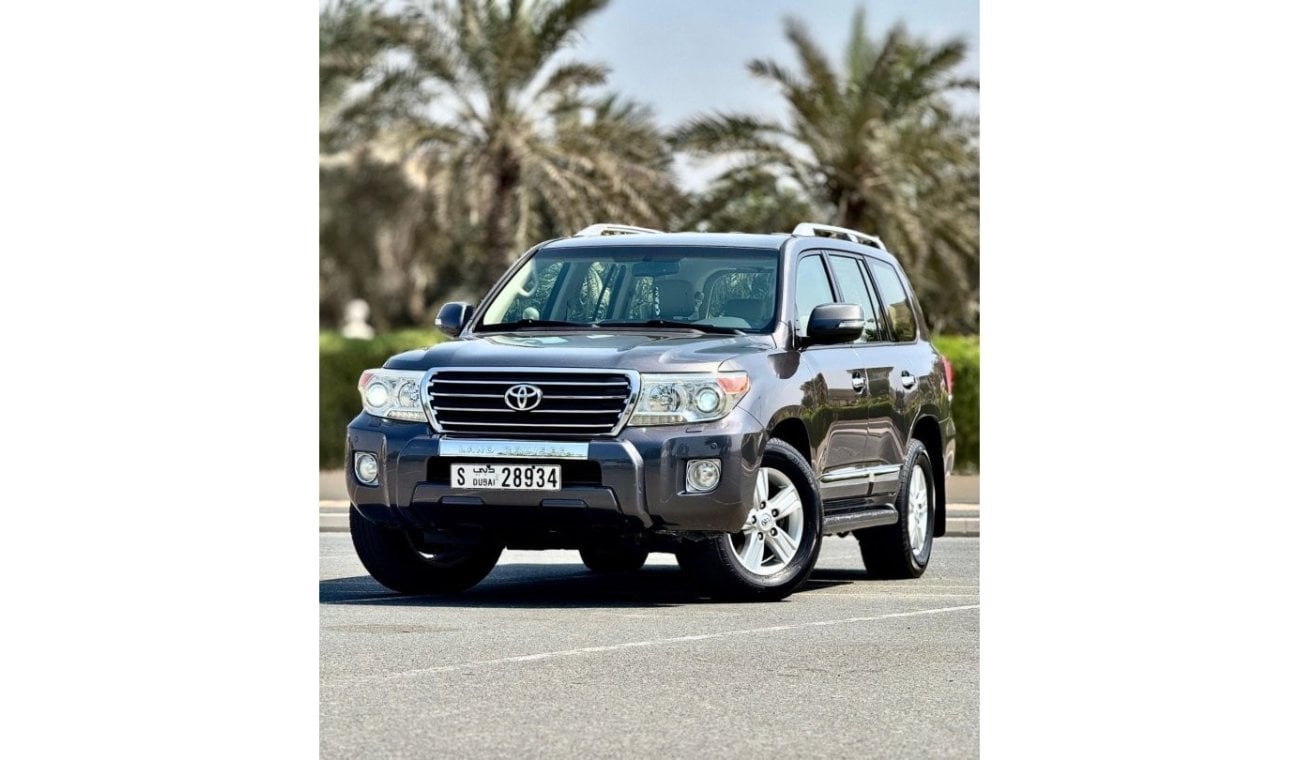 تويوتا لاند كروزر GXR 2014 LHD Petrol Engine V6 Full Option Very Clean Title