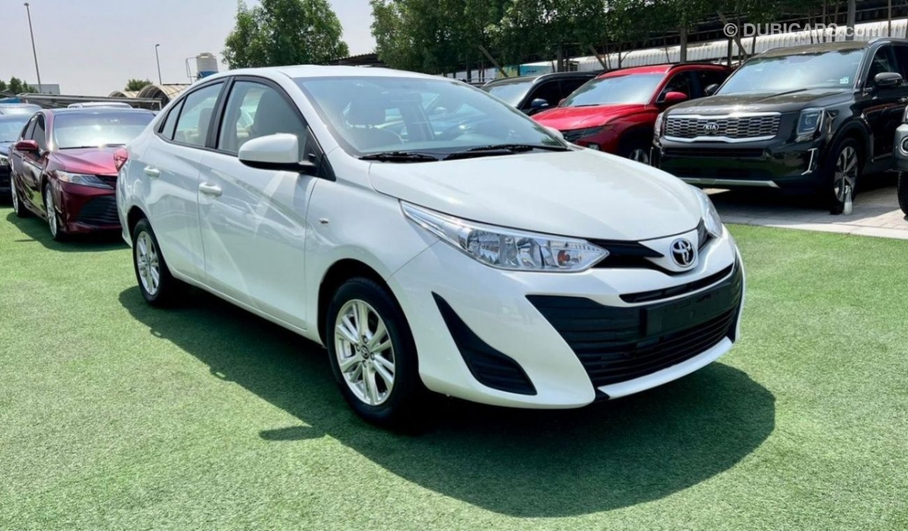 Toyota Yaris E