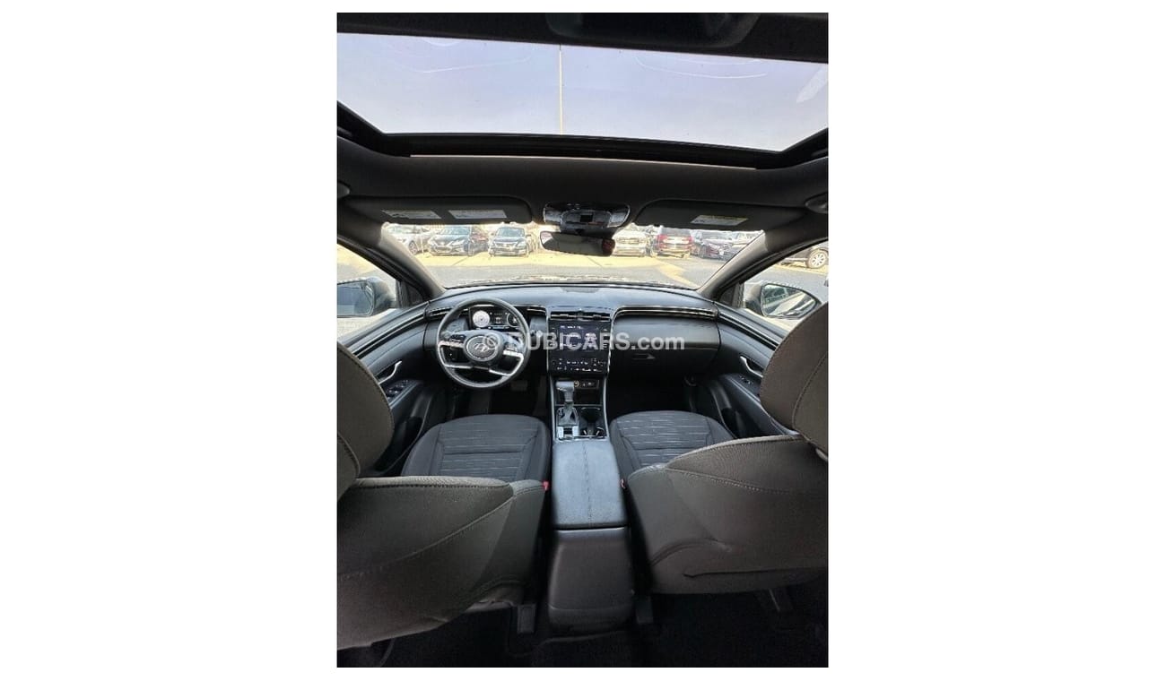 Hyundai Santa Cruz the car is in perfect condition, 2022 with an engine capacity of 2.5 turbocharged 4wd with a mileage