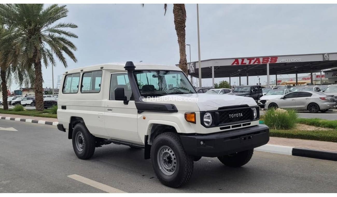 تويوتا لاند كروزر هارد توب TOYOTA LAND CRUISER 78 SERIES 4.0L PETROL AUTOMATIC GEAR 2024