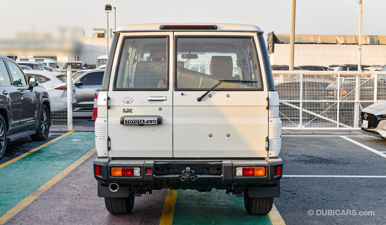 Toyota Land Cruiser Hard Top 2.8L Diesel A/T