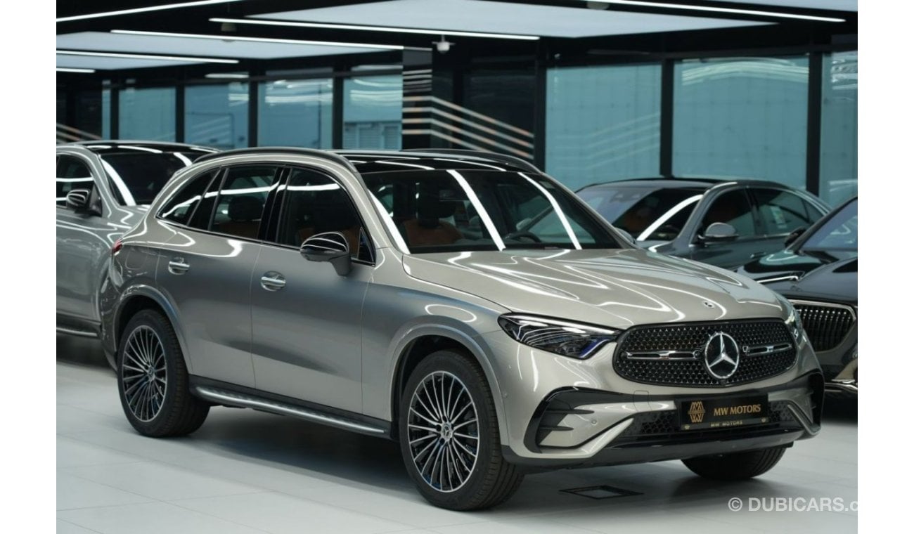 مرسيدس بنز GLC 200 Mercedes-Benz GLC 200 SUV | 2024 GCC 0km | Agency Warranty | AMG Package | Burmester | Panoramic