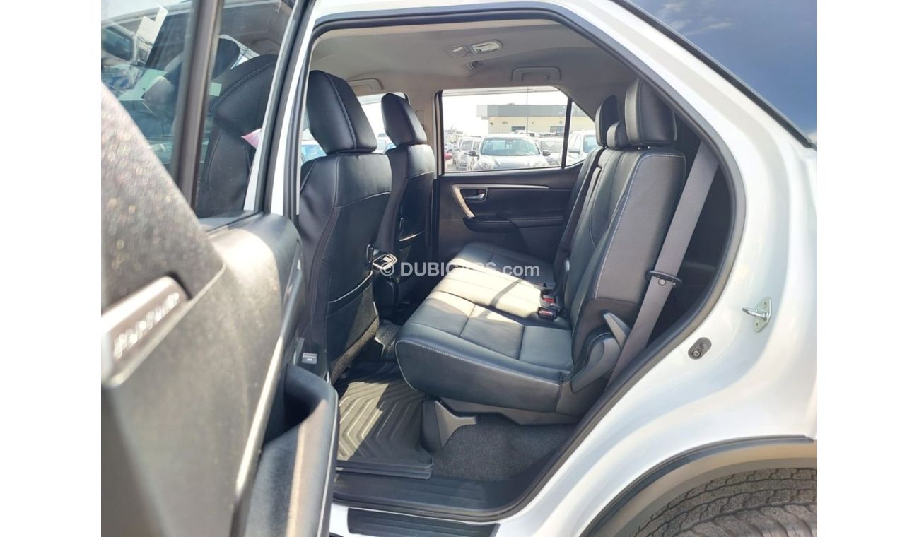 تويوتا فورتونر TOYOTA FORTUNER RIGHT HAND DRIVE 2022 MODEL 2.8 L DIESEL AUTOMATIC 8SEATER(PM16653)