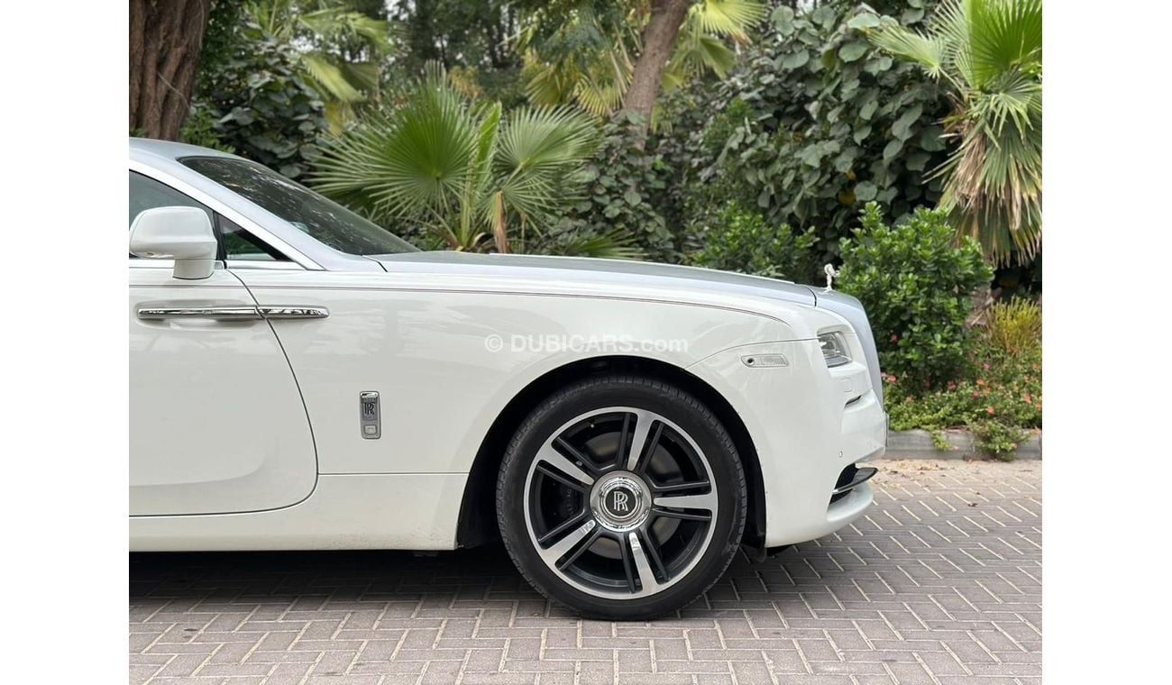 Rolls-Royce Wraith ROLLS ROYCE WRAITH 2015 GCC SPECS A TWIN-TURBOCHARGED 6.6-LITER V-12 624 HP 590 LB-FT FULL SERVICE H