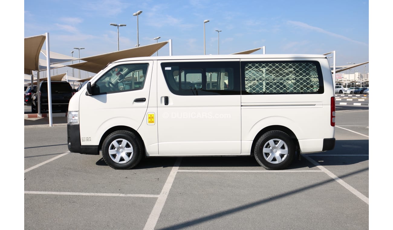 Toyota Hiace 6 SEATER DELIVERY VAN 2015