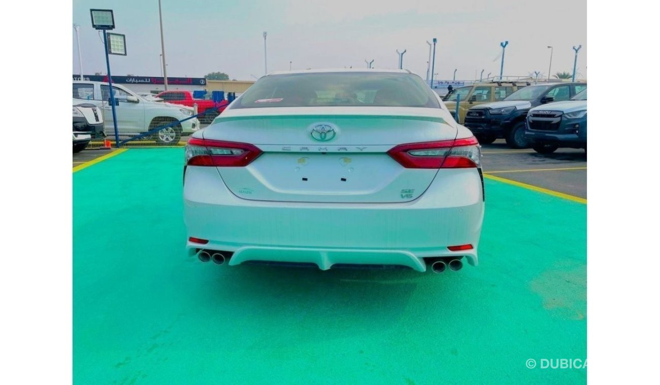 Toyota Camry V6 - SE // SUN ROOF X RED // 2024