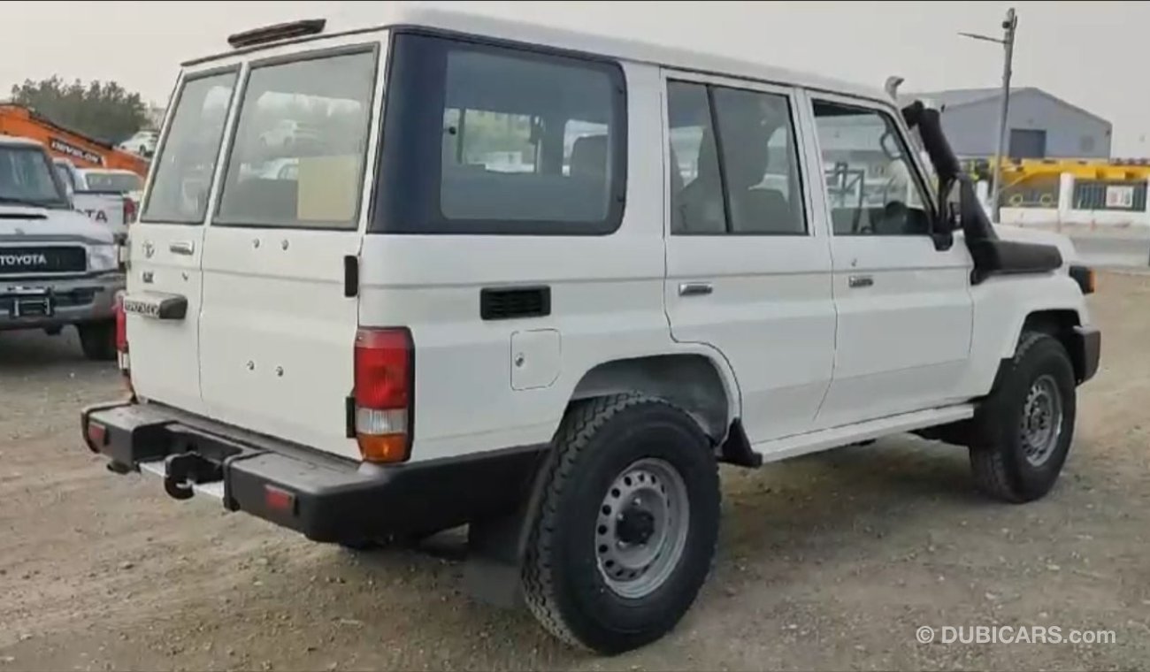 Toyota Land Cruiser Hard Top LC76 4.2L MT DIESEL 5 DOORS