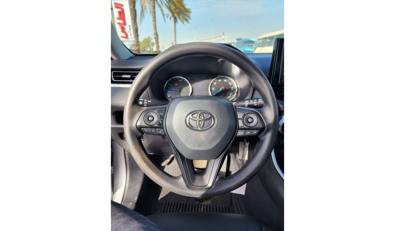 Toyota RAV4 LE TOYOTA RAV4 Hybrid 2021