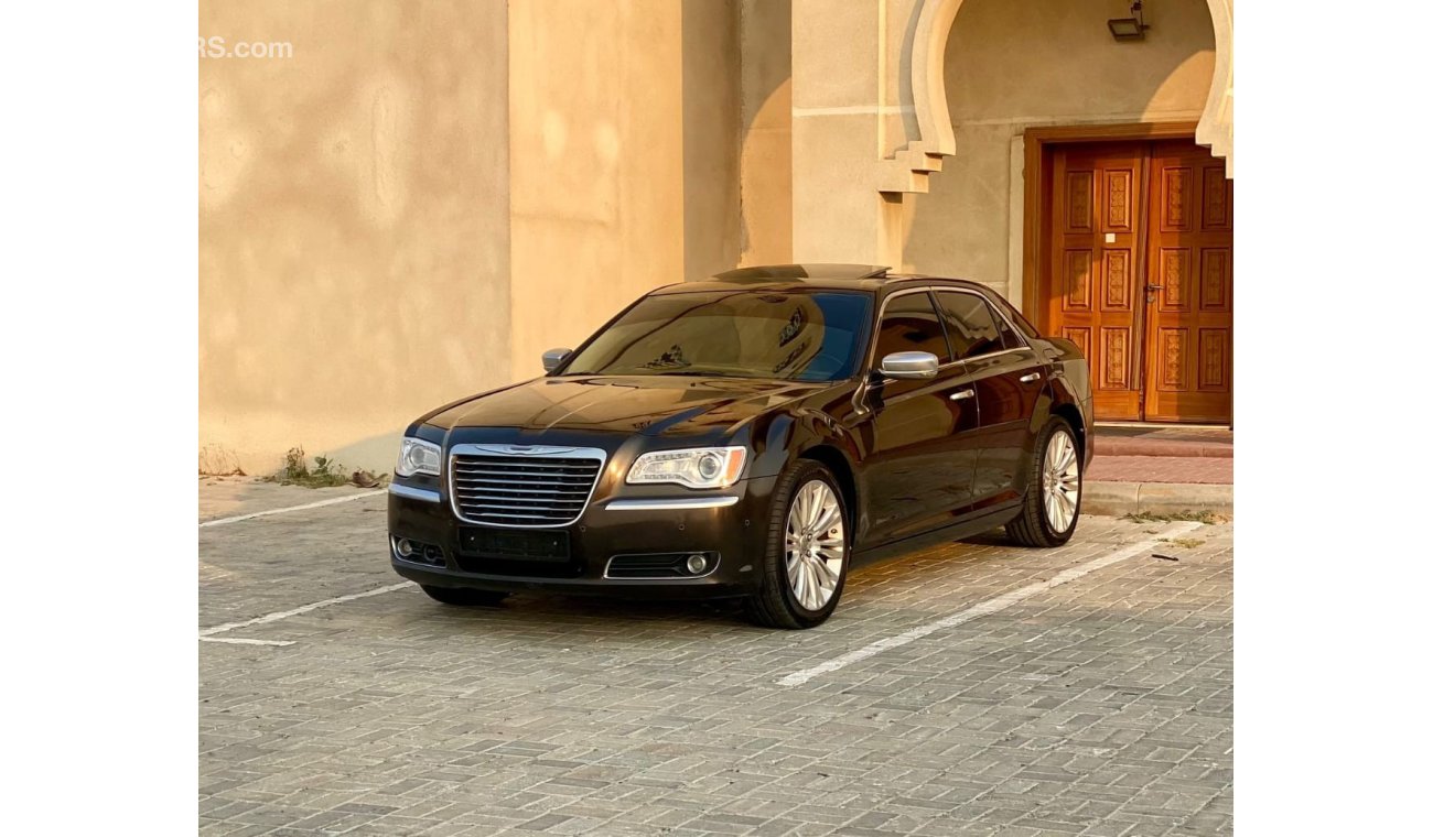 Chrysler 300C SRT8 Good condition car GCC