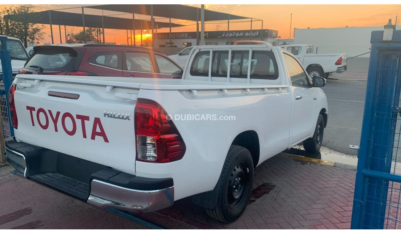 تويوتا هيلوكس TOYOTA HILUX SC 2.4L 4X2 M/T (DIESEL) MY23