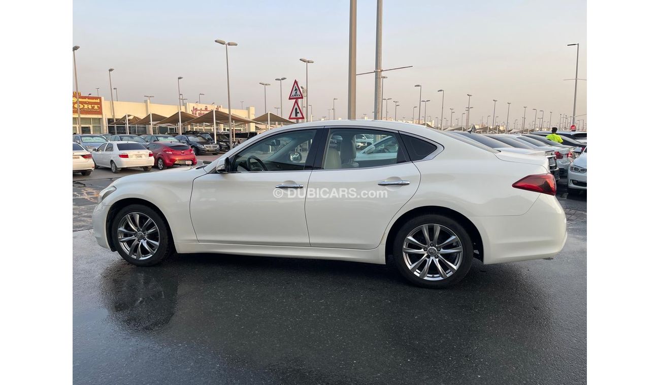 إنفينيتي Q70 Infiniti Q70_Gcc_2017_Excellent_Condition _Full option