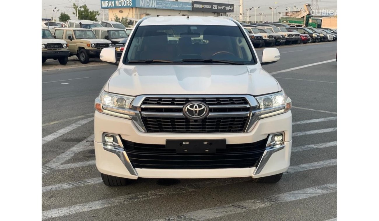 Toyota Land Cruiser 2016 Toyota Land Cruiser GXR+ V6 4.0L - No accident - 111,000 Km