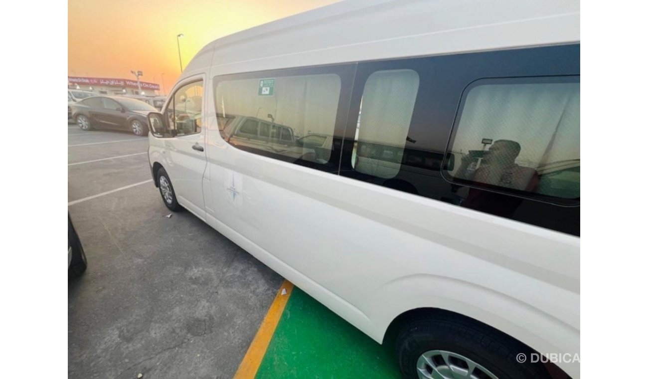 Toyota Hiace TOYOTA HIACE 2019 LHD PETROL